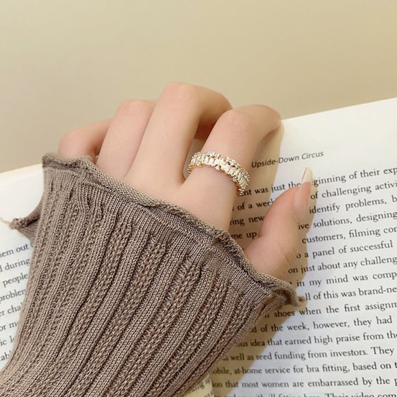 GOLICC Super Sparkling Zircon Ring - Picture 9 of 10